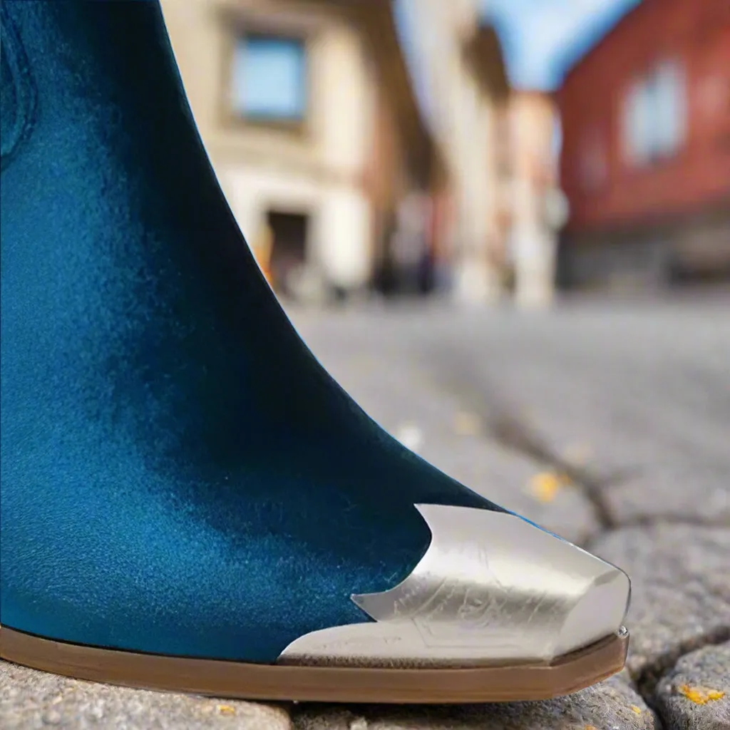 Keen | Quality Velvet Block Heel Boots